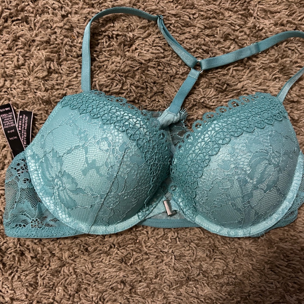 Victoria’s Secret bra 34B